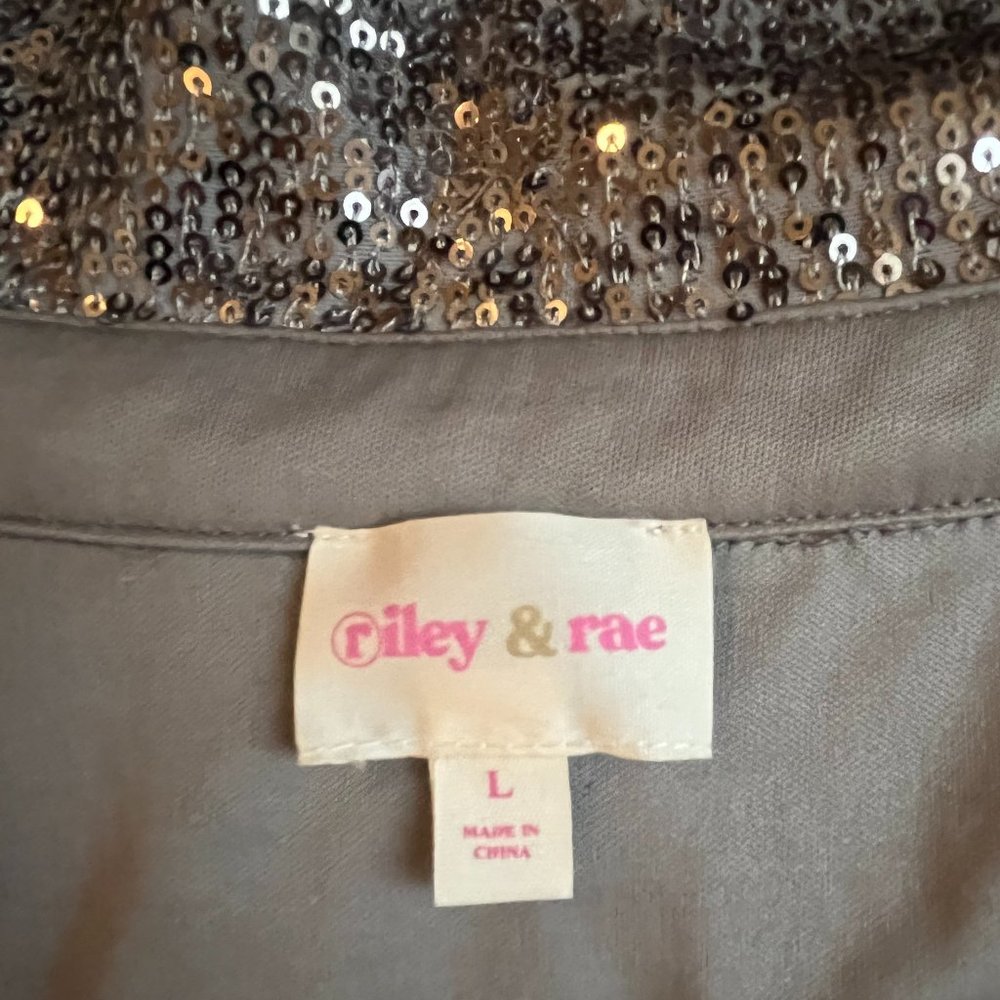 Silver Sequin Shacket Top by Riley and Rae NWT - Picture 5 of 6